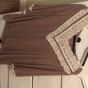 Brown, White lace embroidered quarter sleeve top